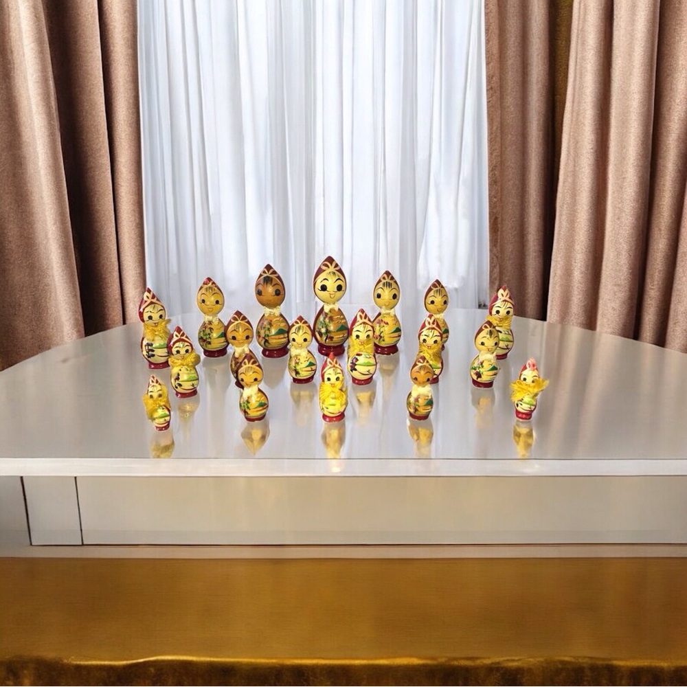 Set of  18 Vintage Russian Nesting Dolls